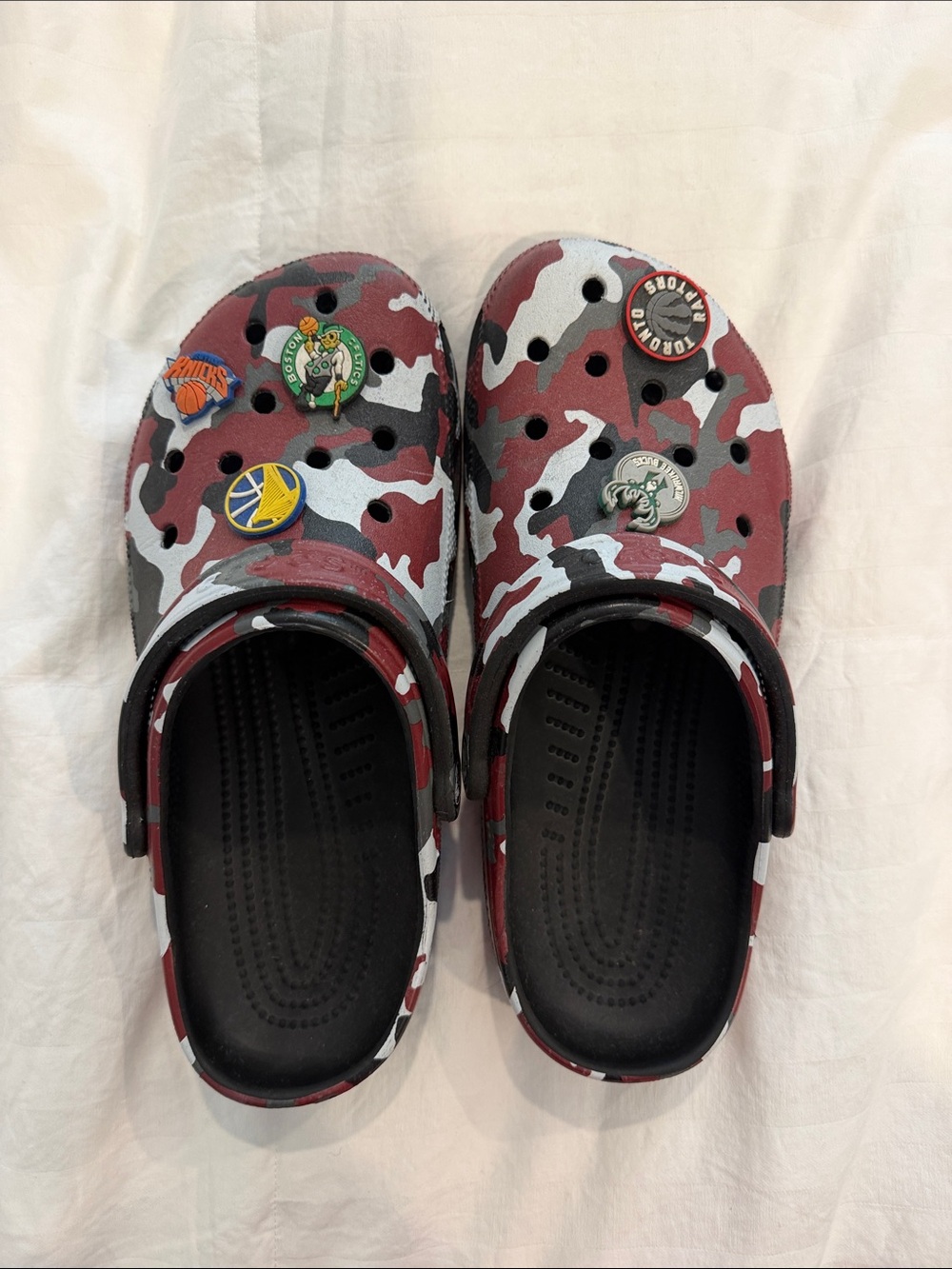 CROCS Camouflage Slip-On Clog - Maroon/Black/Gray